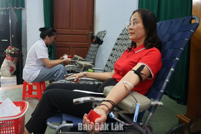 Tiếp nhận 378 đơn vị máu từ người dân Ea Phê