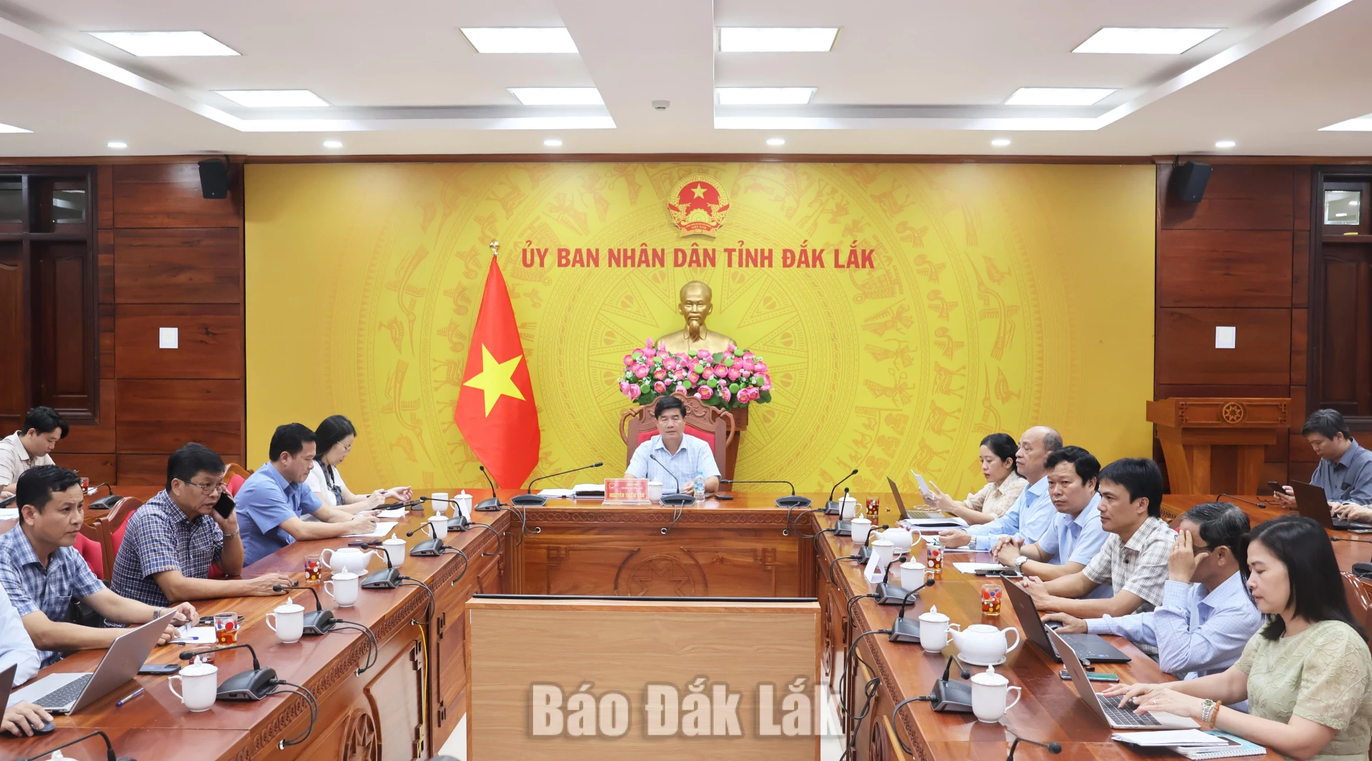 các đại biểu tham dự hội nghị.