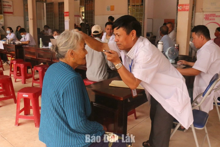 Xã Ea Súp khám sức khỏe miễn phí cho người dân