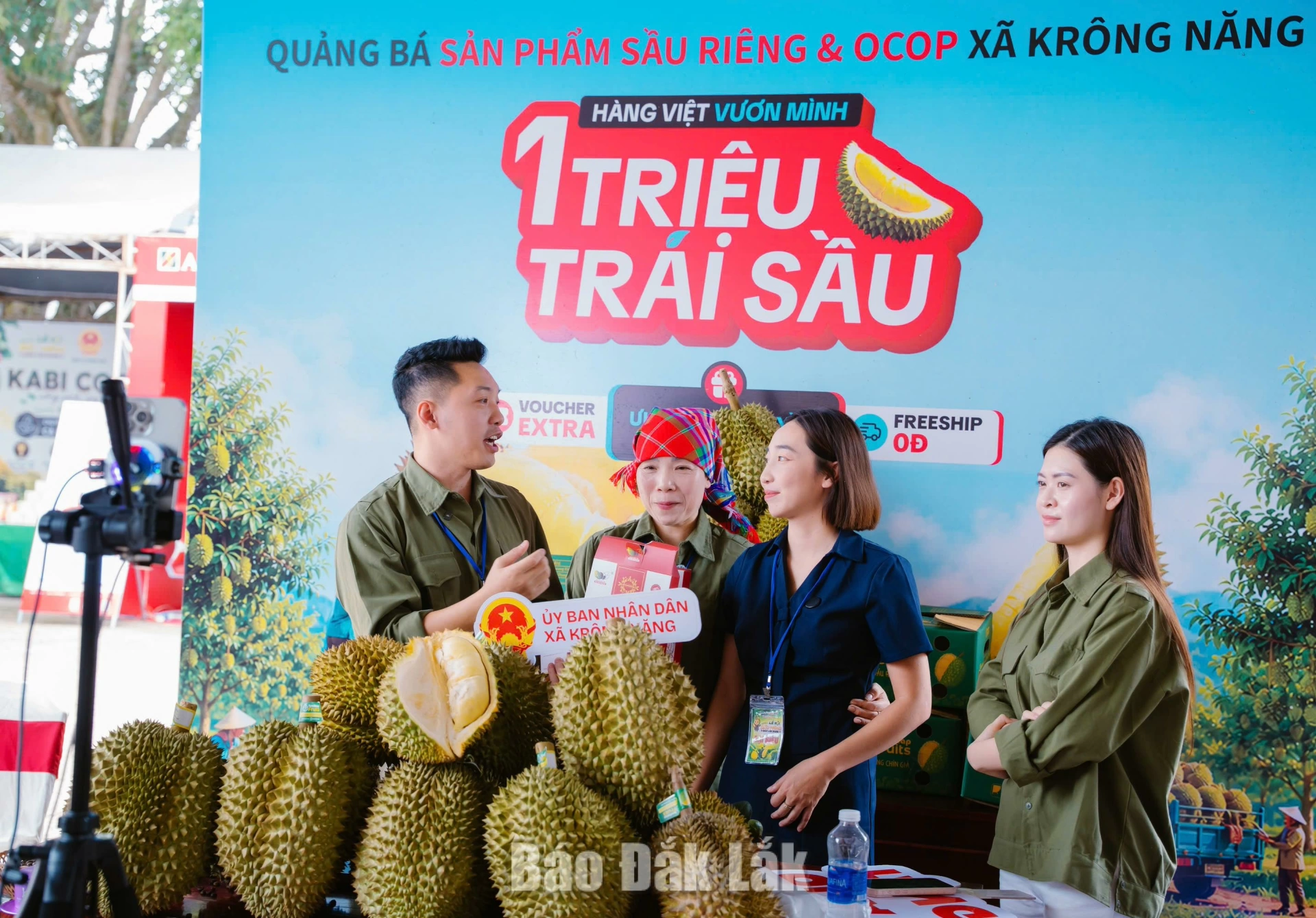 Xã Krông Năng chủ động khai thác các kênh bán hàng trực tuyến để quảng bá, giới thiệu và chủ động tìm đầu ra cho hàng nông sản địa phương. 