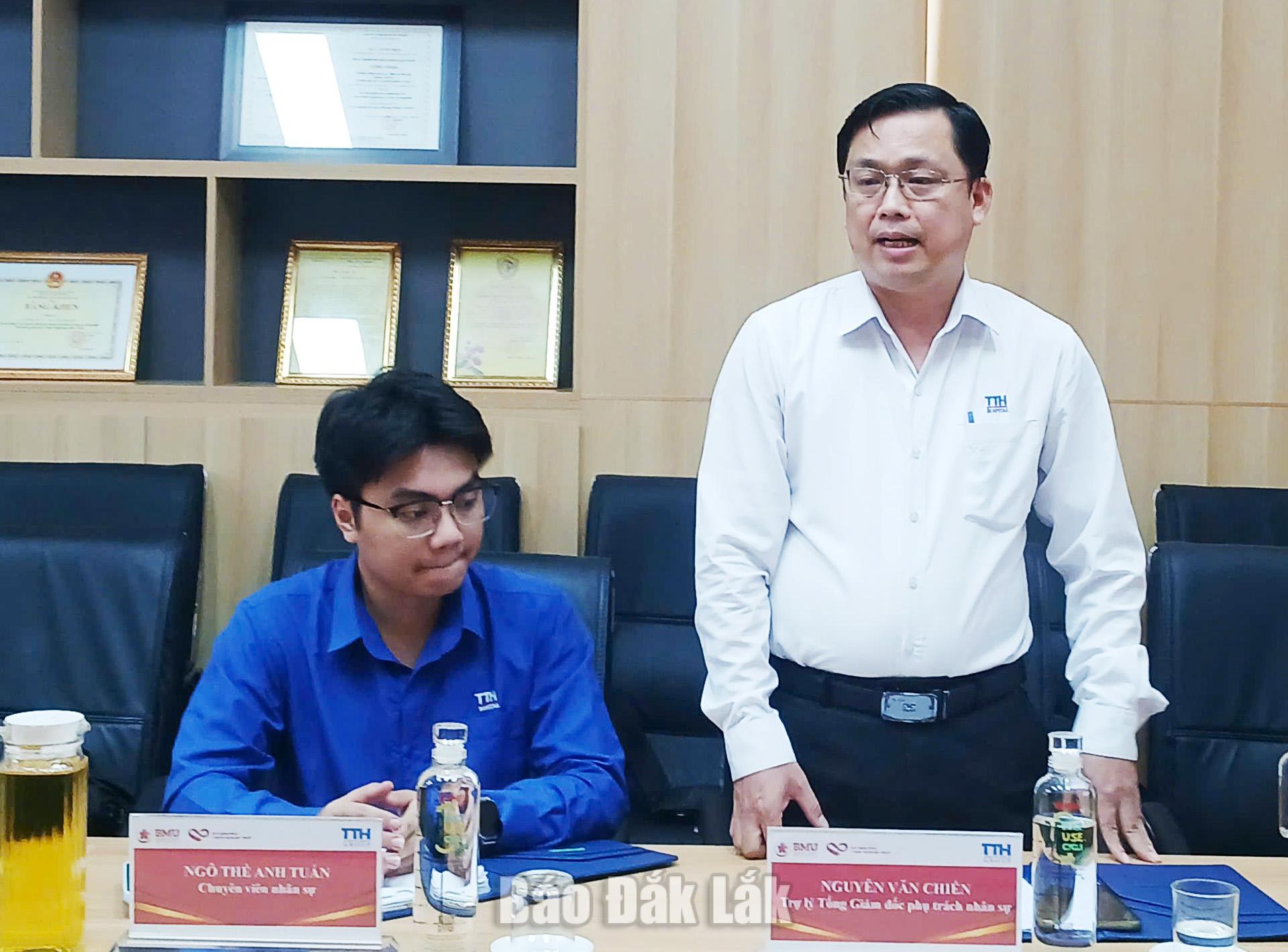 Ông Nguyễn Văn Chiến, Trợ lý Tổng Giám đốc phụ trách nhân sự Công ty Cổ phần TTH Group phát biểu tại buổi ký kết.