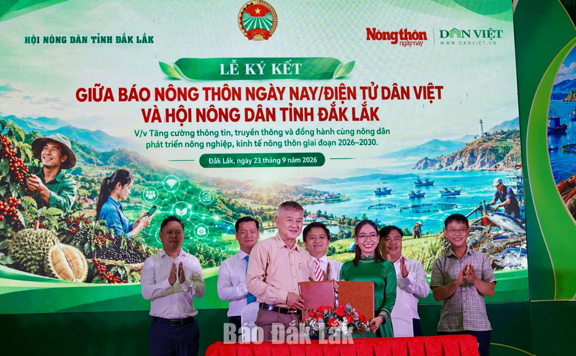 Báo Nông thôn Ngày Nay, Báo điện tử Dân Việt và Hội Nông dân tỉnh Đắk Lắk ký kết Chương trình phối hợp đồng hành cùng nông dân trong chuyển đổi số và mở rộng thị trường tiêu thụ nông sản
