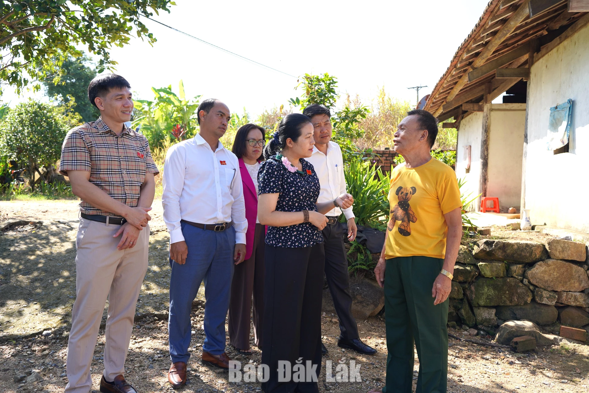 Đoàn giám sát kiểm tra, khảo sát thực tế tình hình triển khai các mô hình trên địa bàn xã.