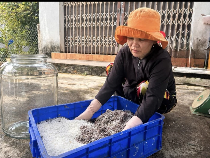 Giữ vị biển trong từng hũ mắm