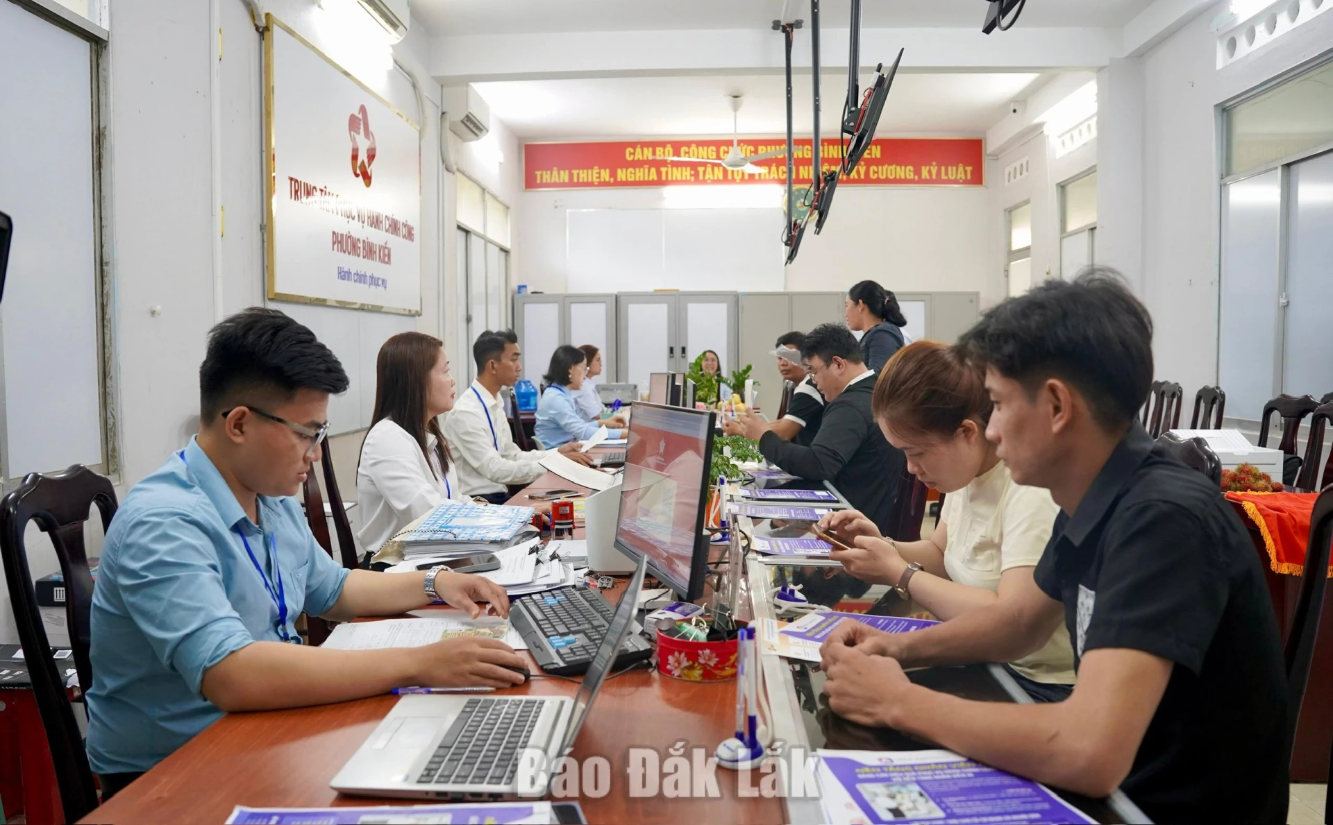Trung tâm Phục vụ hành chính công phường từng bước hướng đến mô hình phục vụ nhanh hơn, thuận tiện hơn, minh bạch hơn và thân thiện hơn, lấy người dân, doanh nghiệp làm trung tâm.