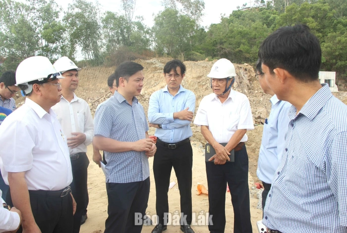 Chủ tịch UBND tỉnh chỉ đạo tăng cường công tác giải phóng mặt bằng
