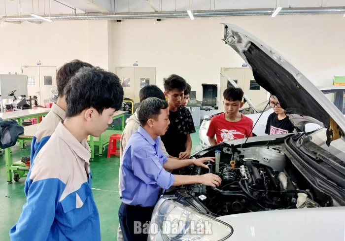 Đổi mới đào tạo nghề sát với nhu cầu thực tiễn