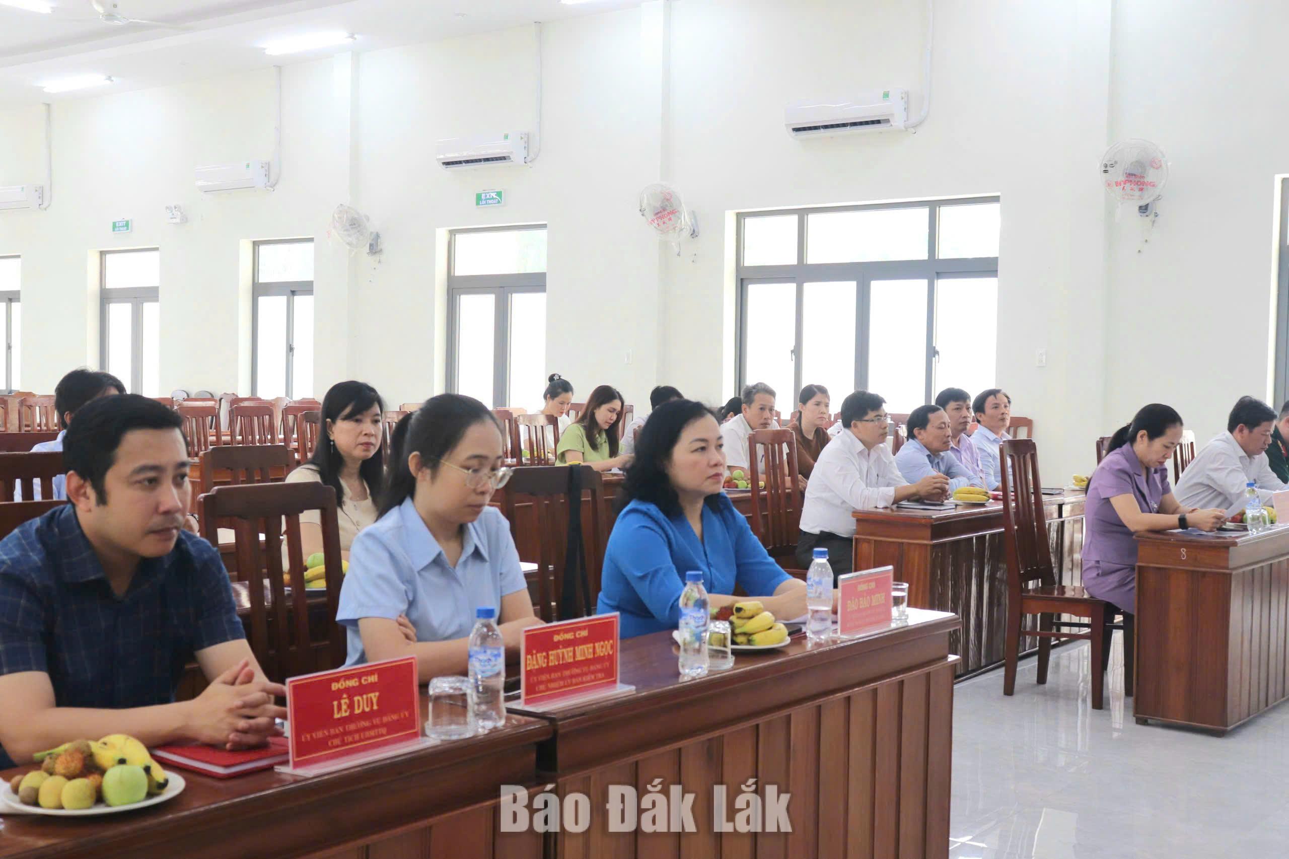 Các đại biểu tham dư hội nghị.