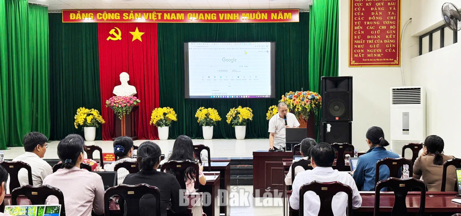 Quang cảnh lớp tập huấn.