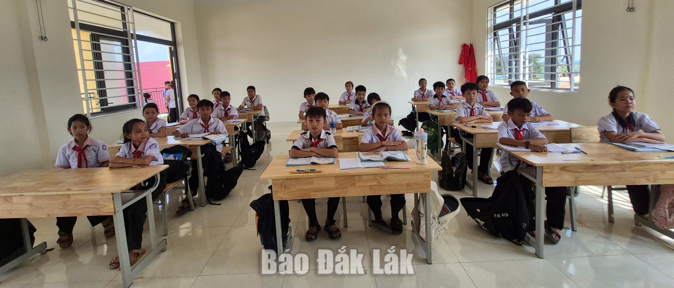 Giờ học chính khóa của học sinh