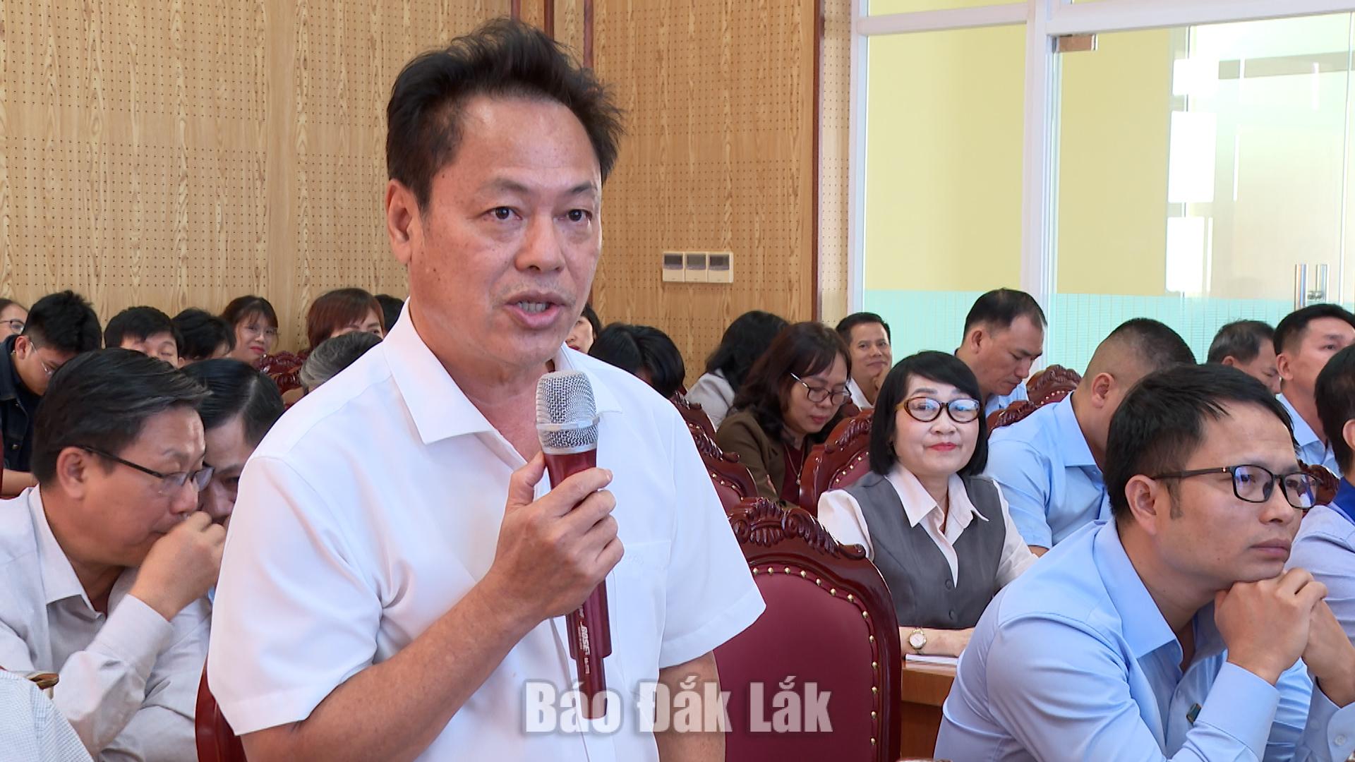Các đại biểu tham dự thảo luận về giải pháp phòng ngừa sai sót và các hành vi vi phạm trong thực hiện chính sách BHYT