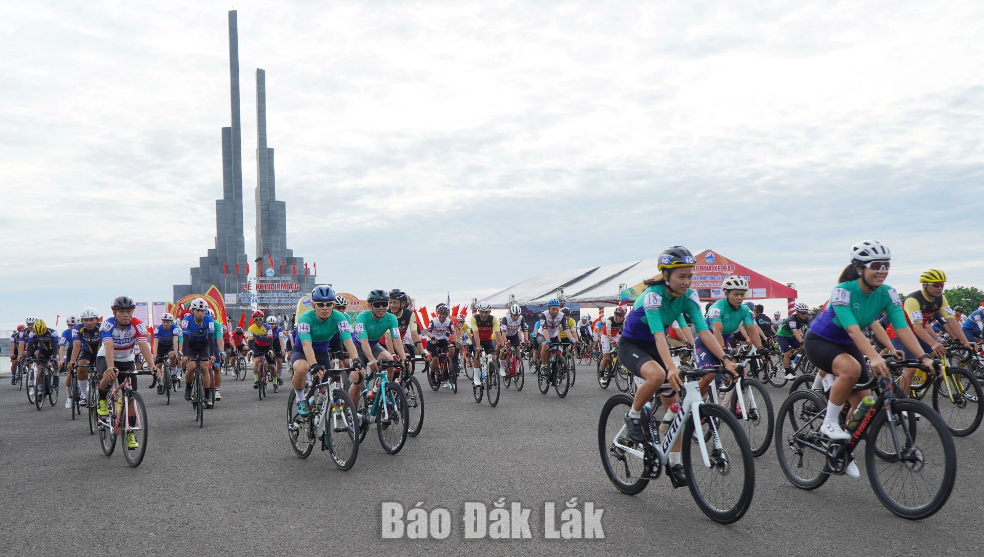 Nghinh Phong Tower serves as a venue for vibrant cultural and sports activities in Tuy Hoa ward.