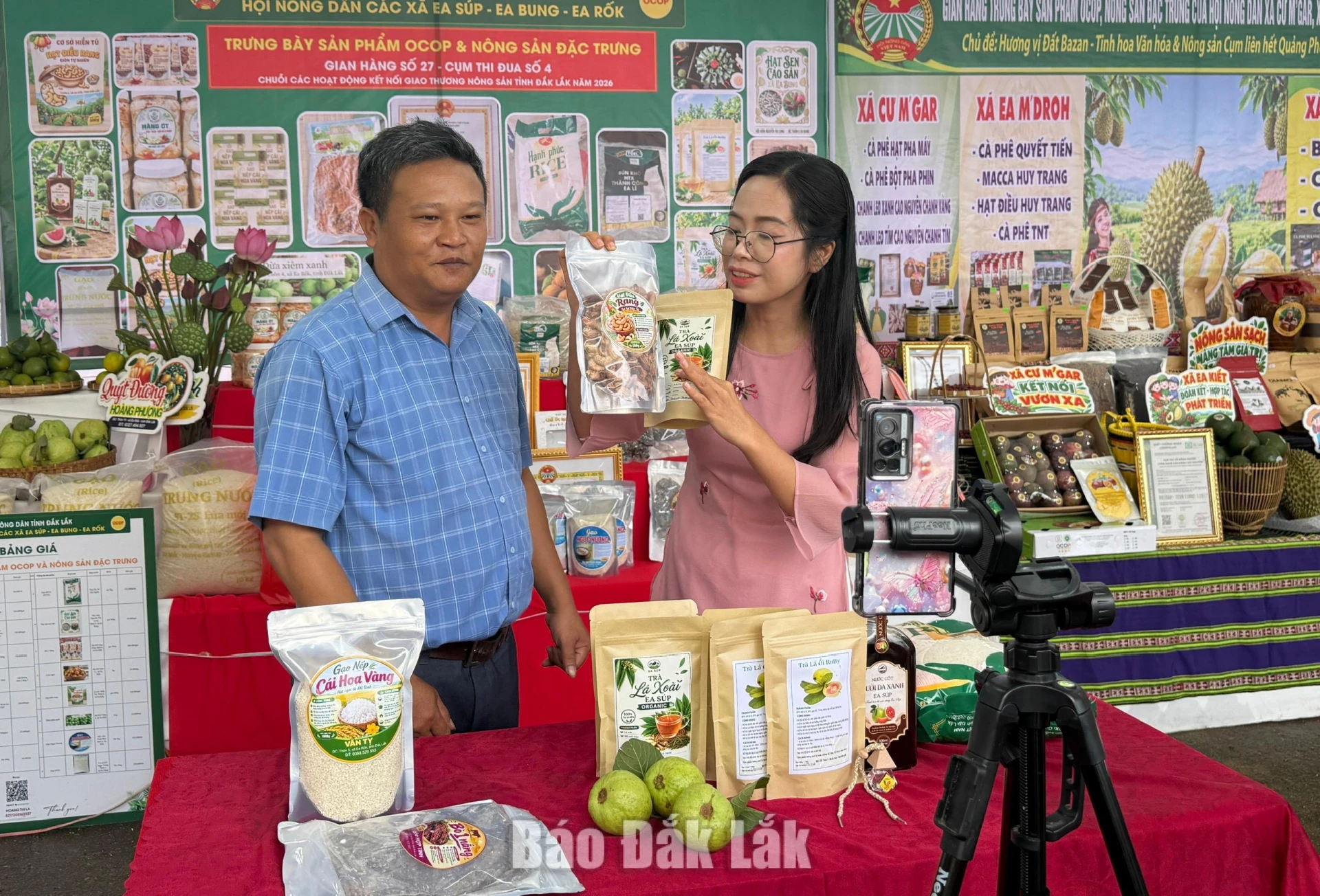 Các phiên livestream thực chiến cũng người nông dân được tổ chức ngay sau diễn đàn.