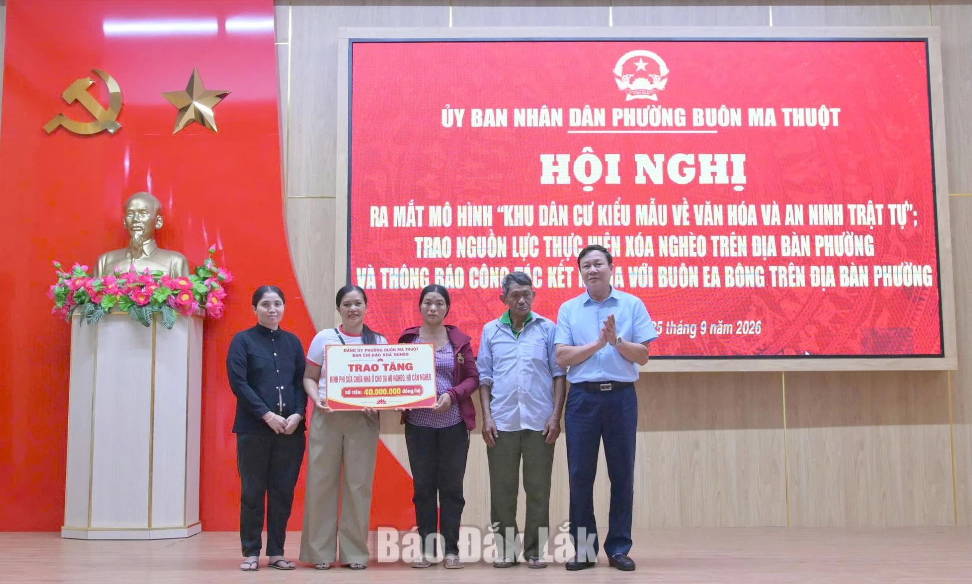 Ủy viên Ban Thường vụ Tỉnh ủy, Bí thư Đảng ủy, Chủ tịch HĐND phường Buôn Ma Thuột Trần Phú Hùng