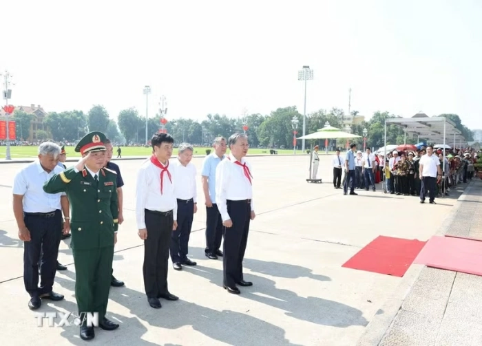 81 năm Quốc khánh 2/9: Tổng Bí thư, Chủ tịch nước tưởng nhớ Chủ tịch Hồ Chí Minh