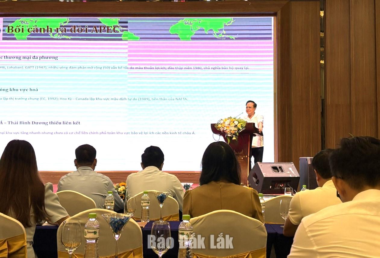 TS. Trịnh Minh Anh, nguyên Vụ Trưởng,Chánh Văn phòng Ban chỉ đạo liên ngành Hội nhập kinh tế quốc tế giới thiệu tổng quan về APEC và Năm APEC 2027.