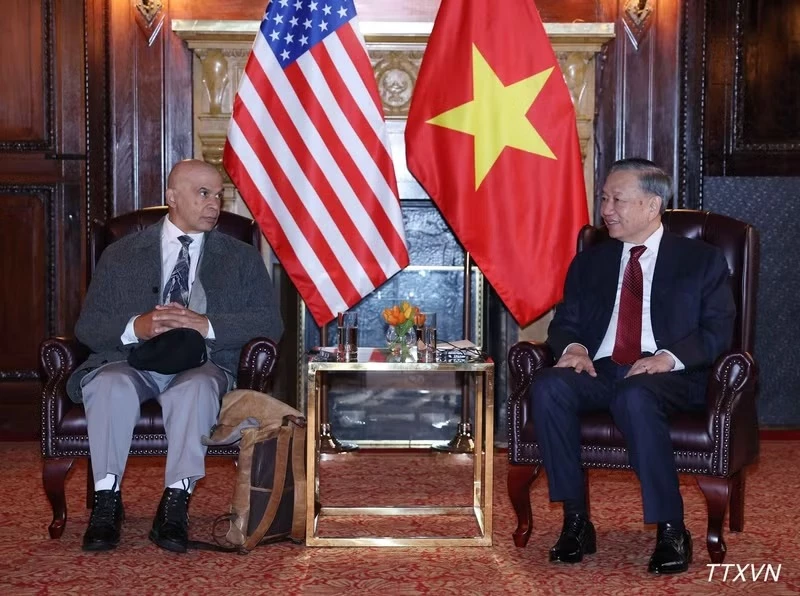 General Secretary of the Communist Party of Viet Nam (CPV) Central Committee and President To Lam (R) and Communist Party USA Co-Chair Joe Sims (Photo: VNA)