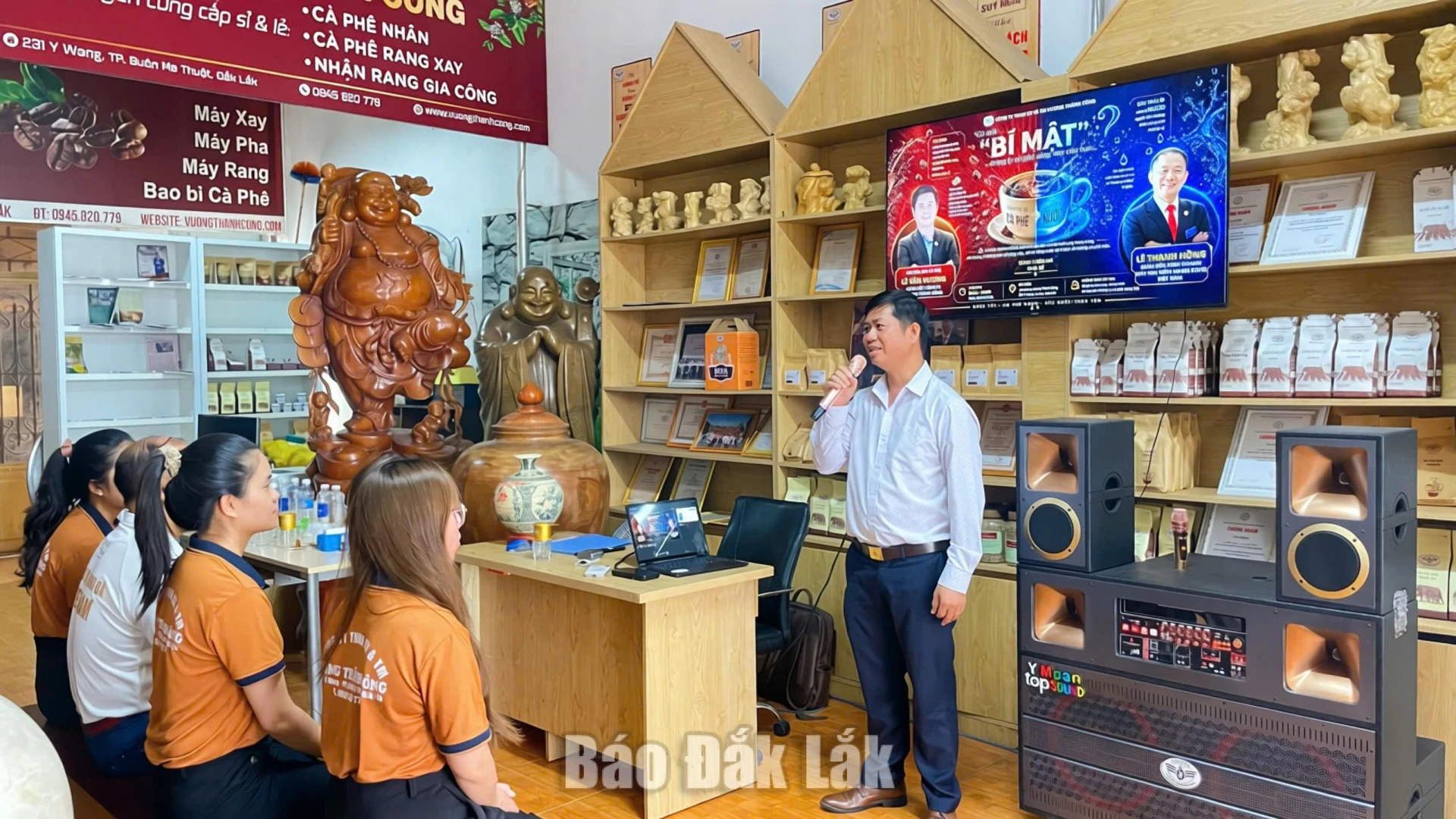 Công ty TNHH sản xuất và thương mại Vương Thành Công tổ chức bồi dưỡng, cập nhật kiến thức mới cho đội ngũ cán bộ, nhân viên.