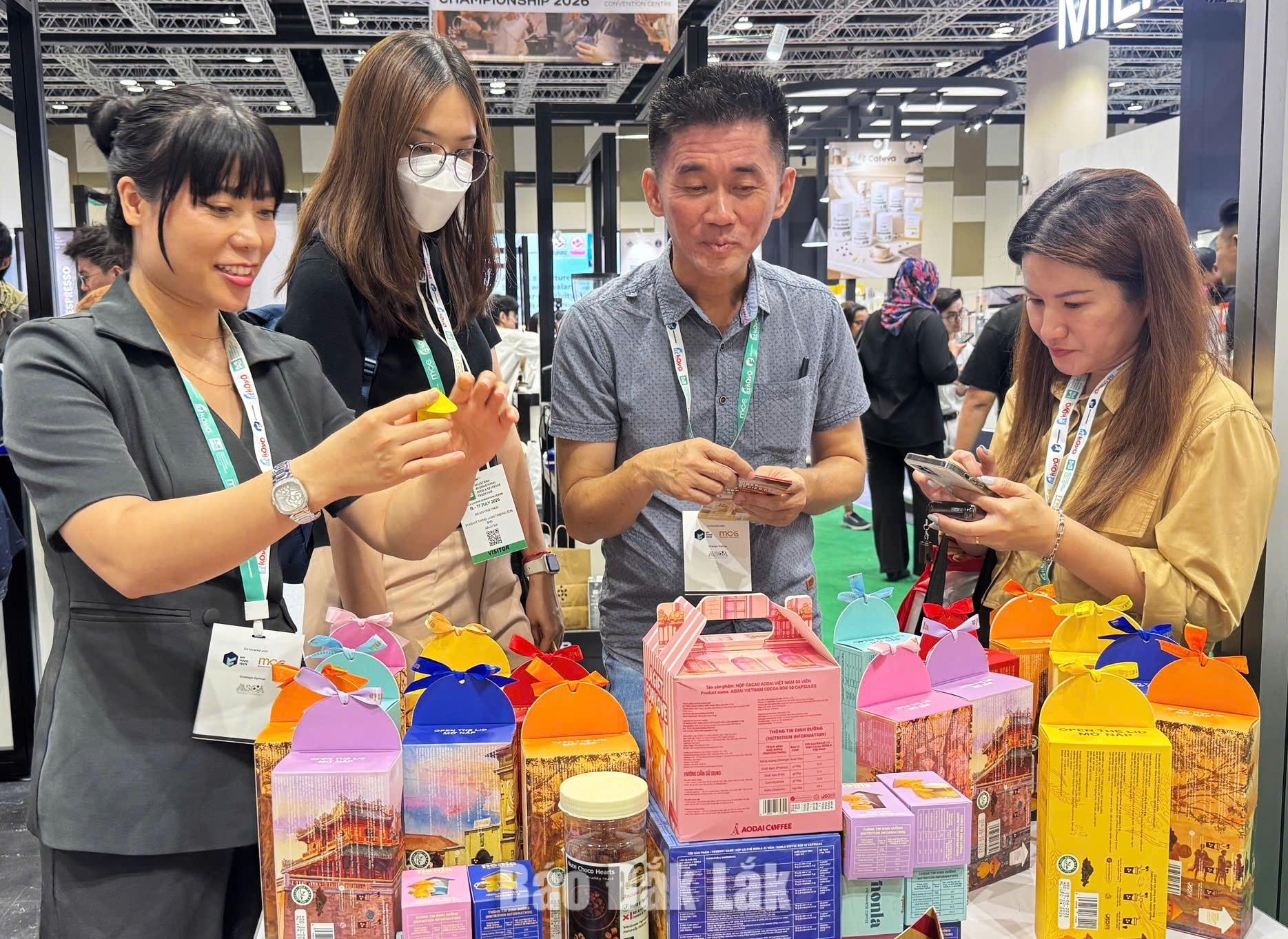Dak Lak’s fisheries and agricultural products attracting the attention of partners together with customers at product exhibitions inside and outside the province.