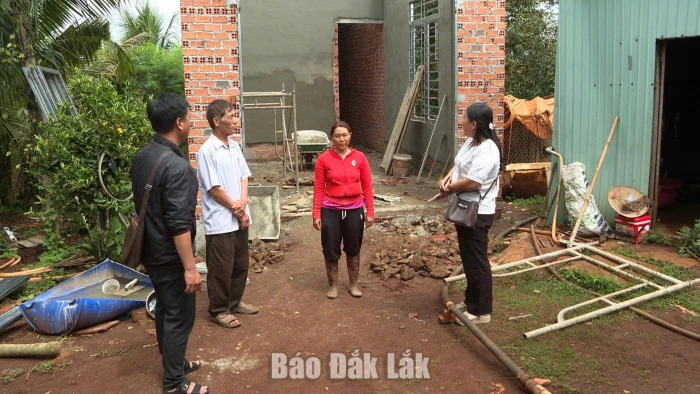 Xã Pơng Drang: Hỗ trợ thông tin giúp người dân giảm nghèo