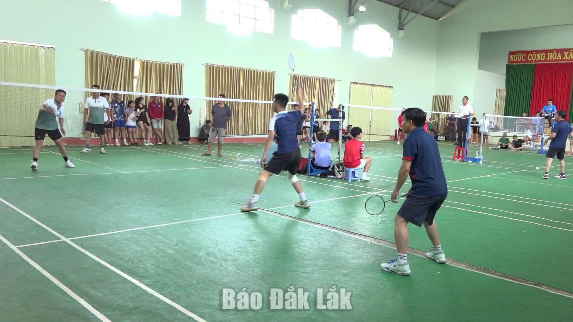 Vận động viên thi đấu môn cầu lông tại Đại hội thể dục thể thao xã Krông Búk lần thứ I, năm 2026.