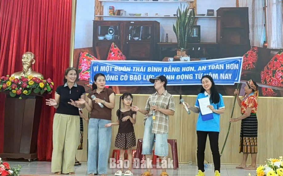 Phần thi sáng kiến truyền thông của Đội buôn Thái.
