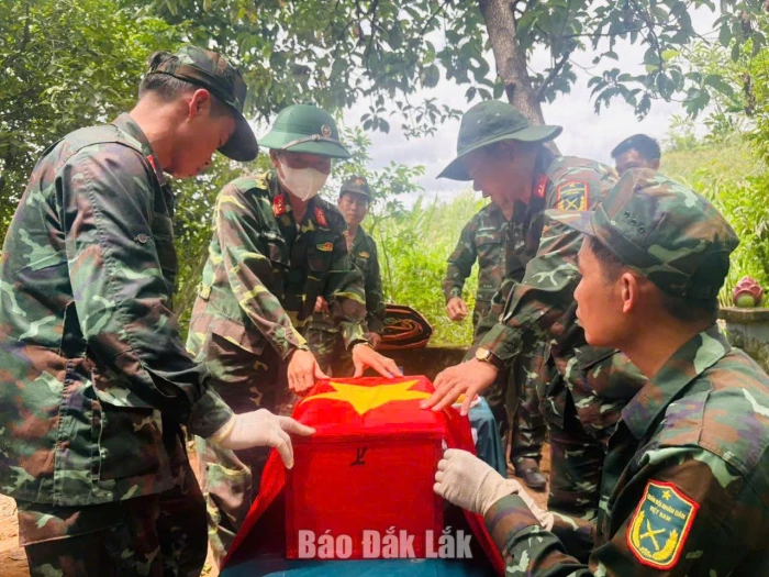 Quy tập hài cốt liệt sĩ Trương Văn Tiến trên địa bàn Tuy An Tây