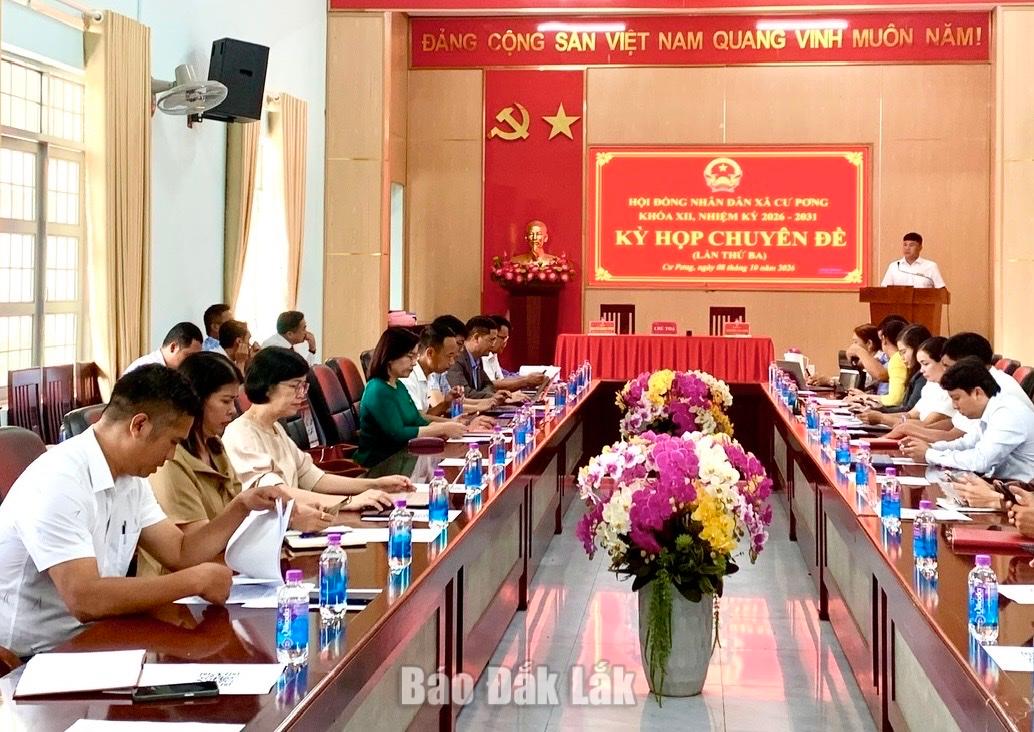 Các đại biểu tham dự kỳ họp