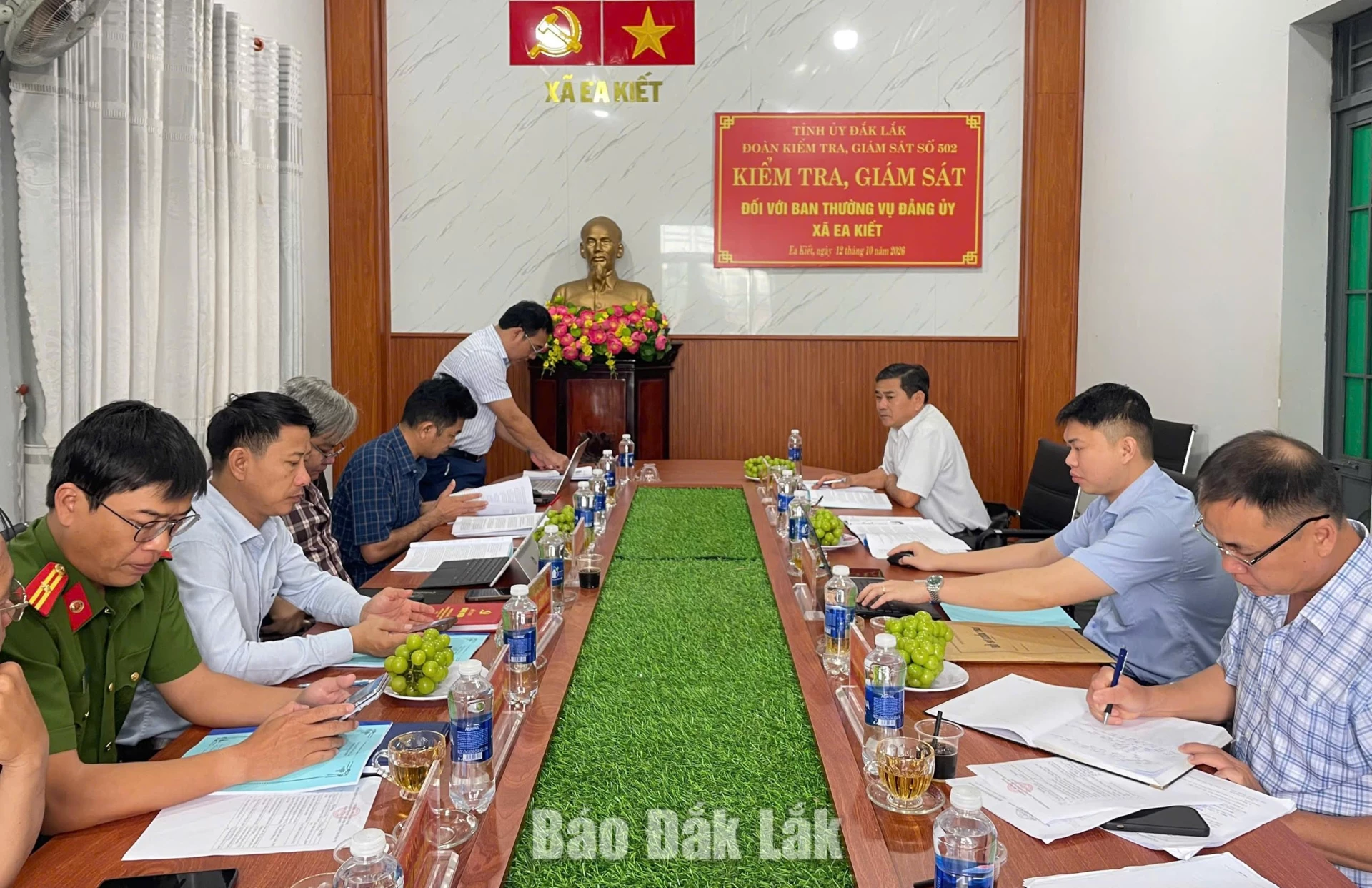 Ban Thường vụ Đảng ủy xã Ea Kiết tiếp và làm việc với Đoàn.