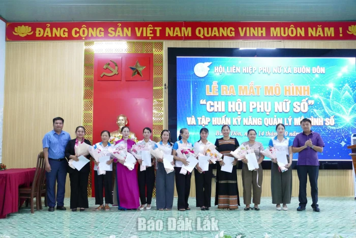 Buôn Đôn ra mắt mô hình “Chi hội phụ nữ số”