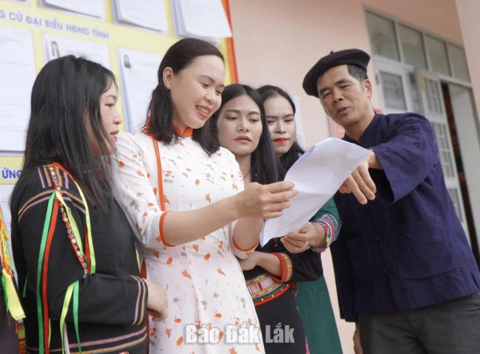 Xã Ea Ly Nâng cao chất lượng 
đội ngũ cán bộ