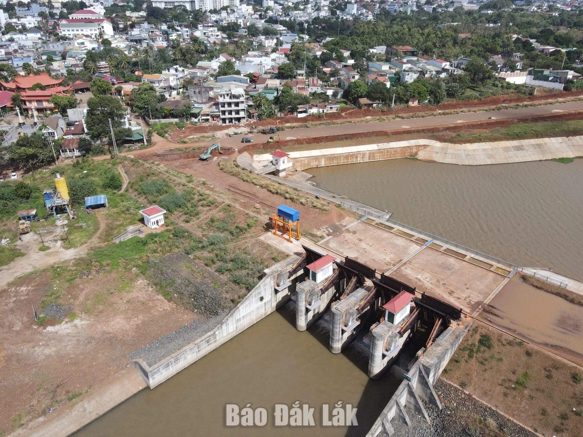 Work on the Ea Tam irrigation reservoir project being accelerated.