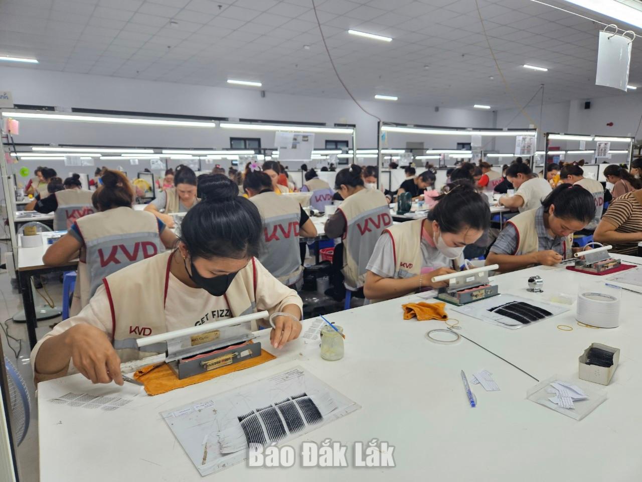Một doanh nghiệp đang hoạt động tại Cụm công nghiệp Tân An (phường Tân An).
