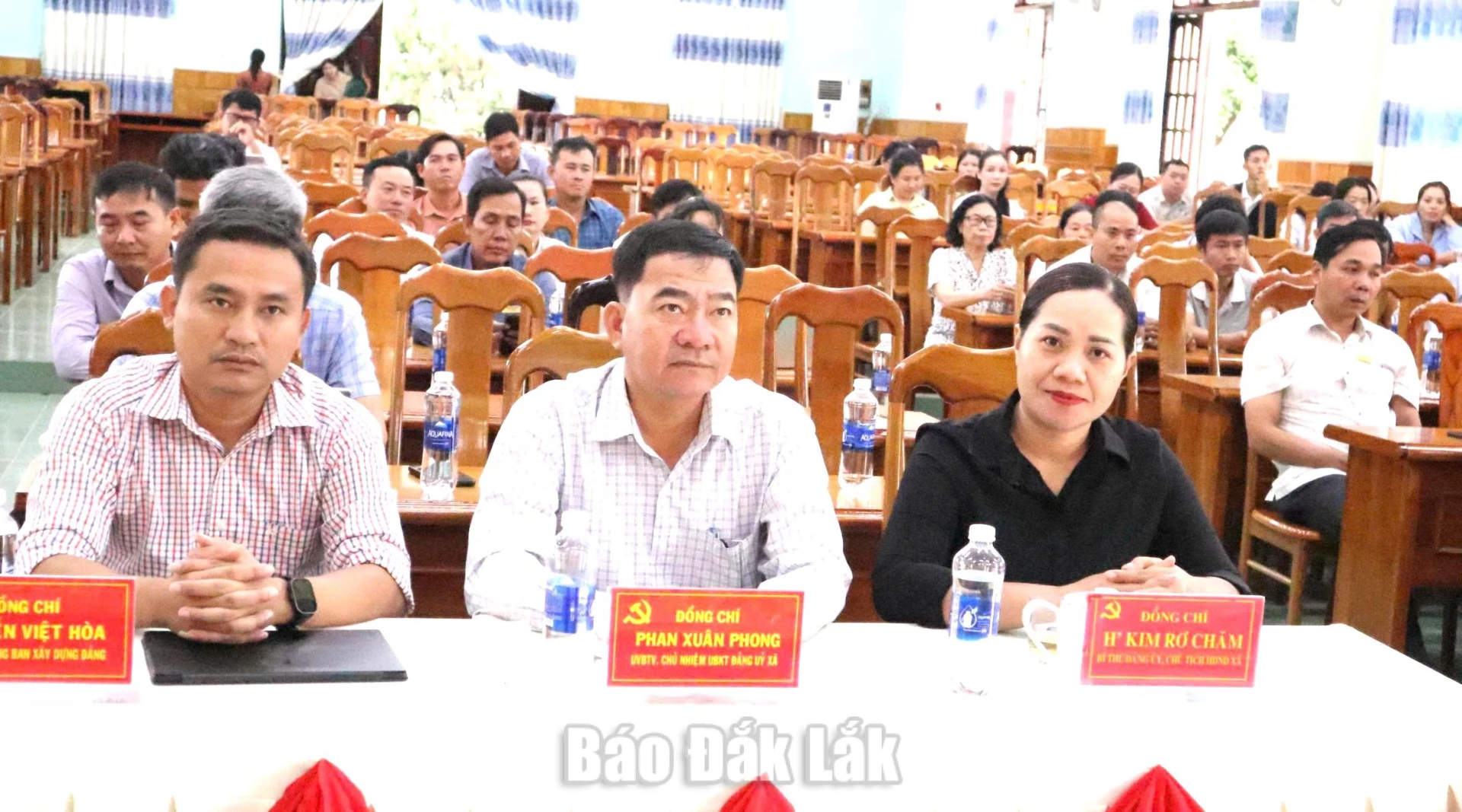 Các đại biểu tham dự chương trình.