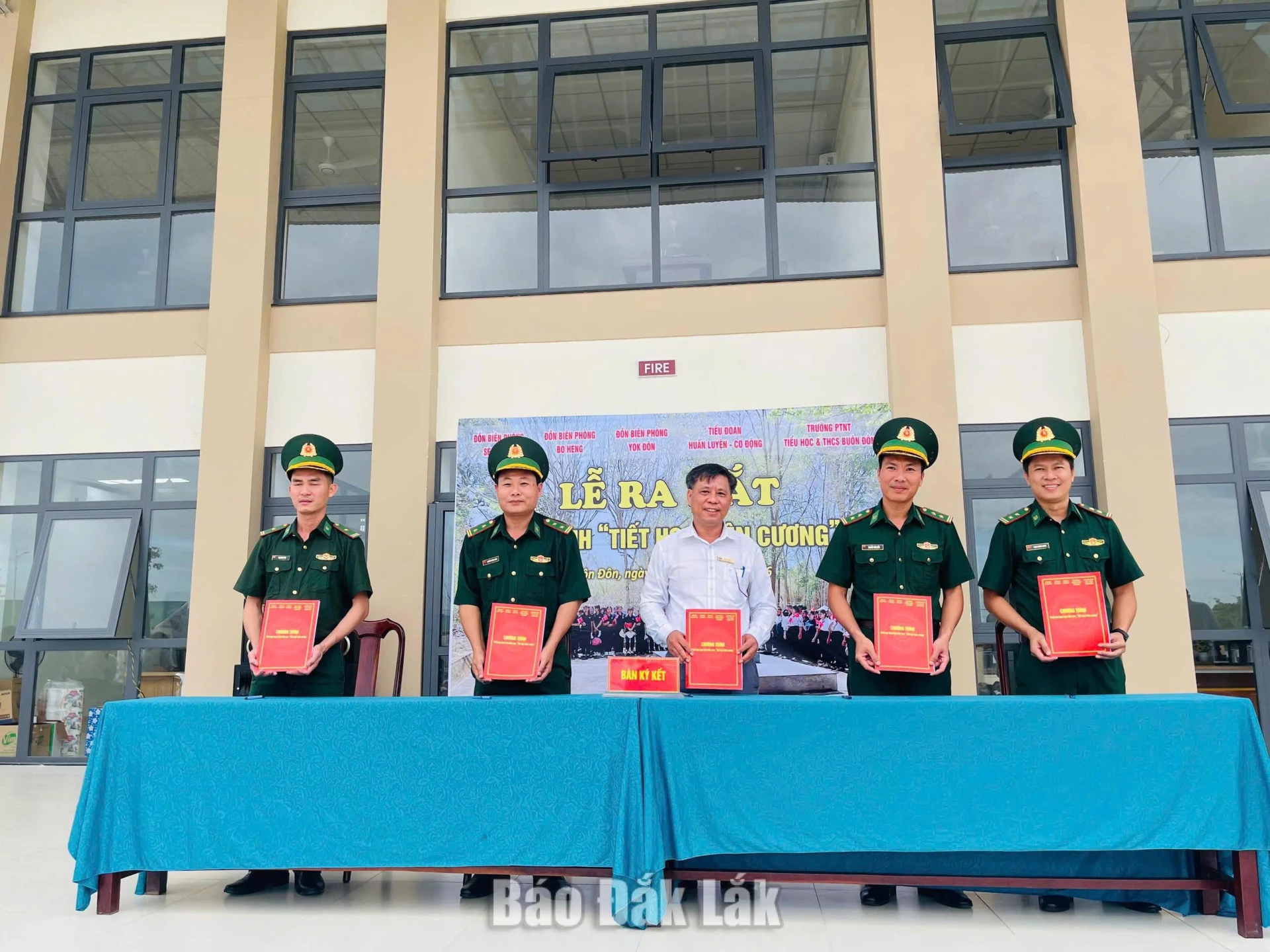 Các đơn vị và trường học ký kết