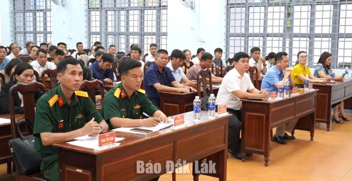 Đại biểu và học viên tham dự lễ bế giảng.