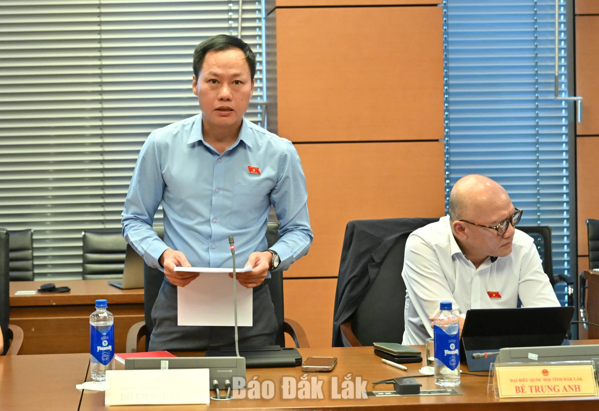 Đại biểu Đỗ Khắc Hưởng, Ủy viên là ĐBQH hoạt động chuyên trách tại Ủy ban Dân nguyện và Giám sát của Quốc hội phát biểu thảo luận. Ảnh: Đoàn ĐBQH tỉnh cung cấp