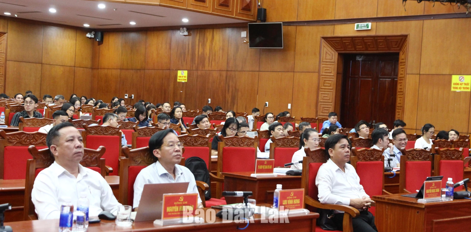 Các đại biểu tham dự hội nghị.