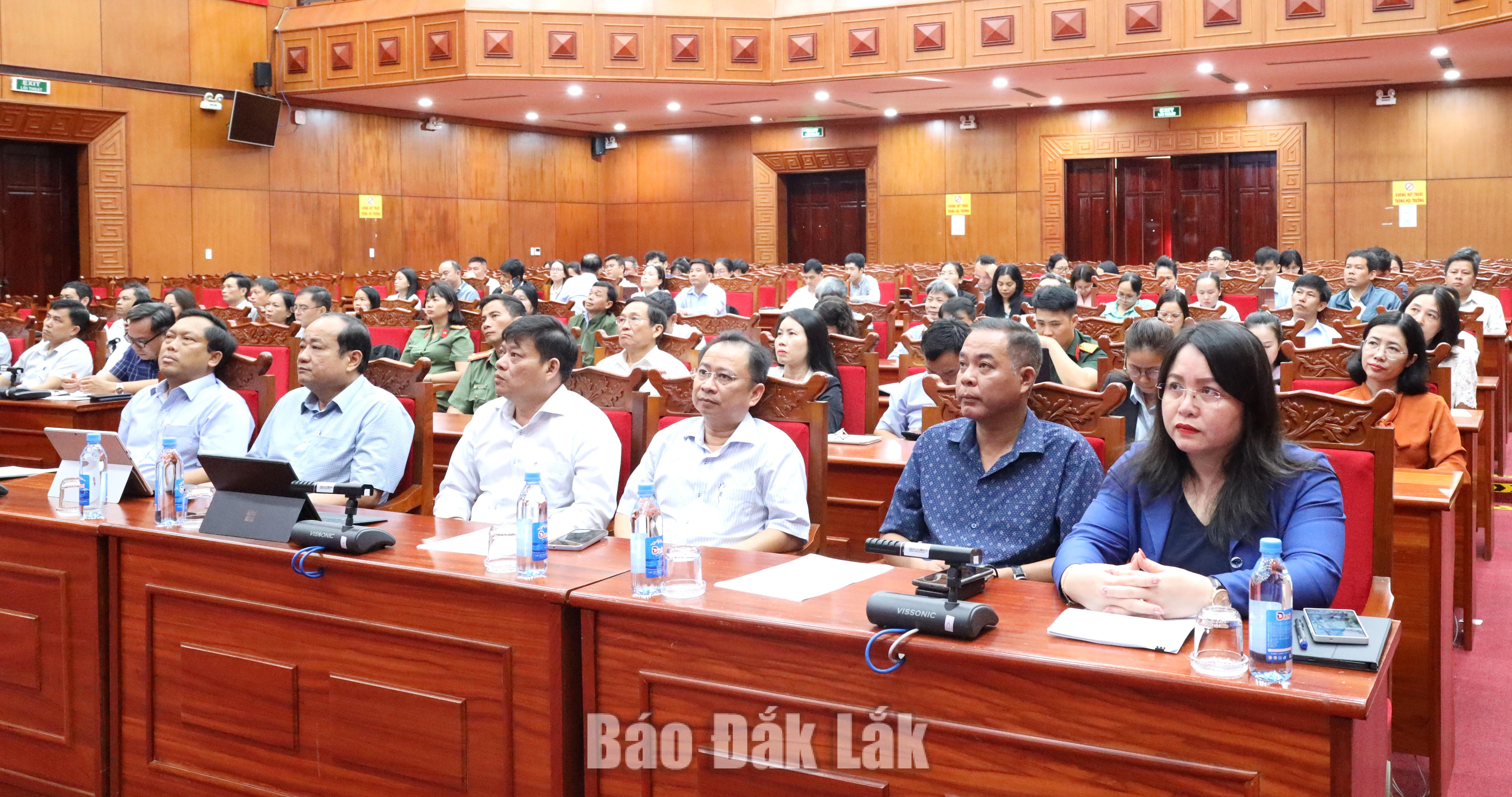 Các đại biểu tham dự hội nghị tại điểm cầu tỉnh Đắk Lắk.