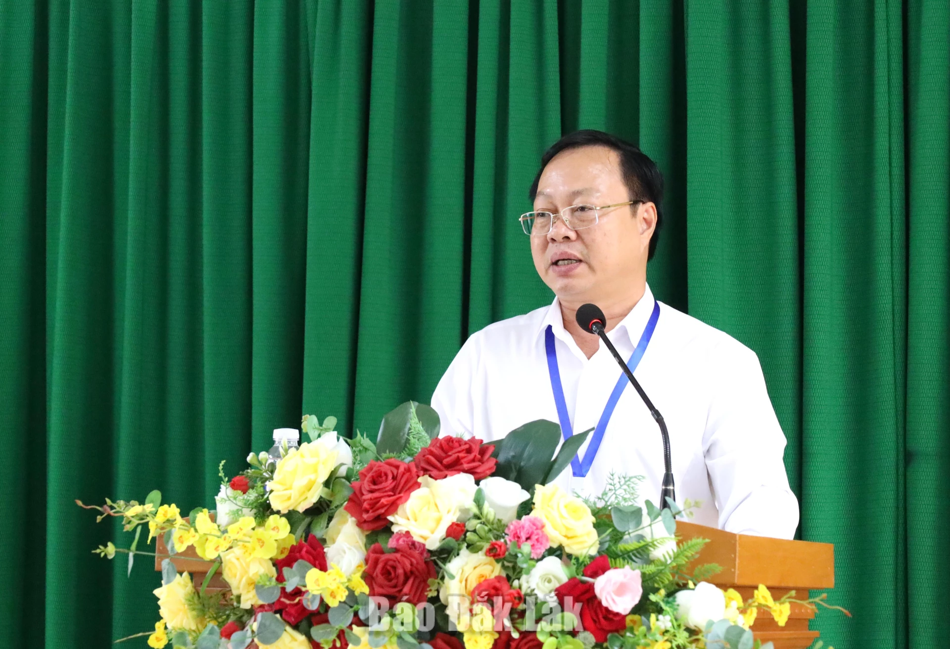 Hiệu trưởng Trường Chính trị tỉnh Huỳnh Chiến Thắng phát biểu tại lễ khai giảng.