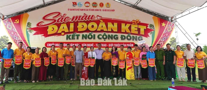 Ea Knốp: Sôi nổi chuỗi hoạt động chào mừng các ngày lễ lớn