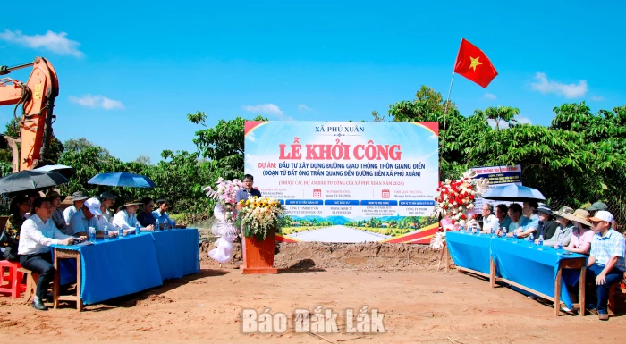 Phú Xuân khởi công 2 công trình giao thông nông thôn trọng điểm