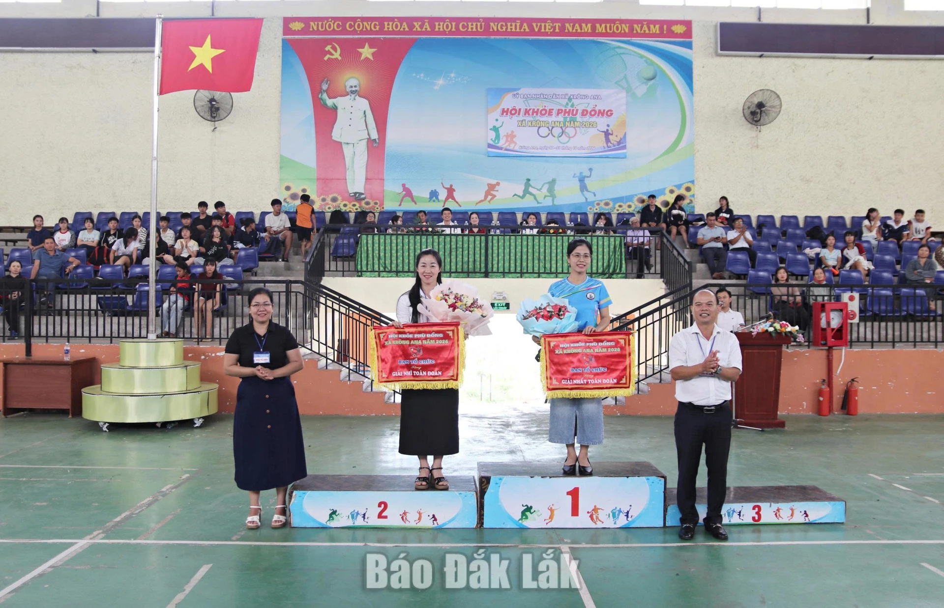 Ban tổ chức