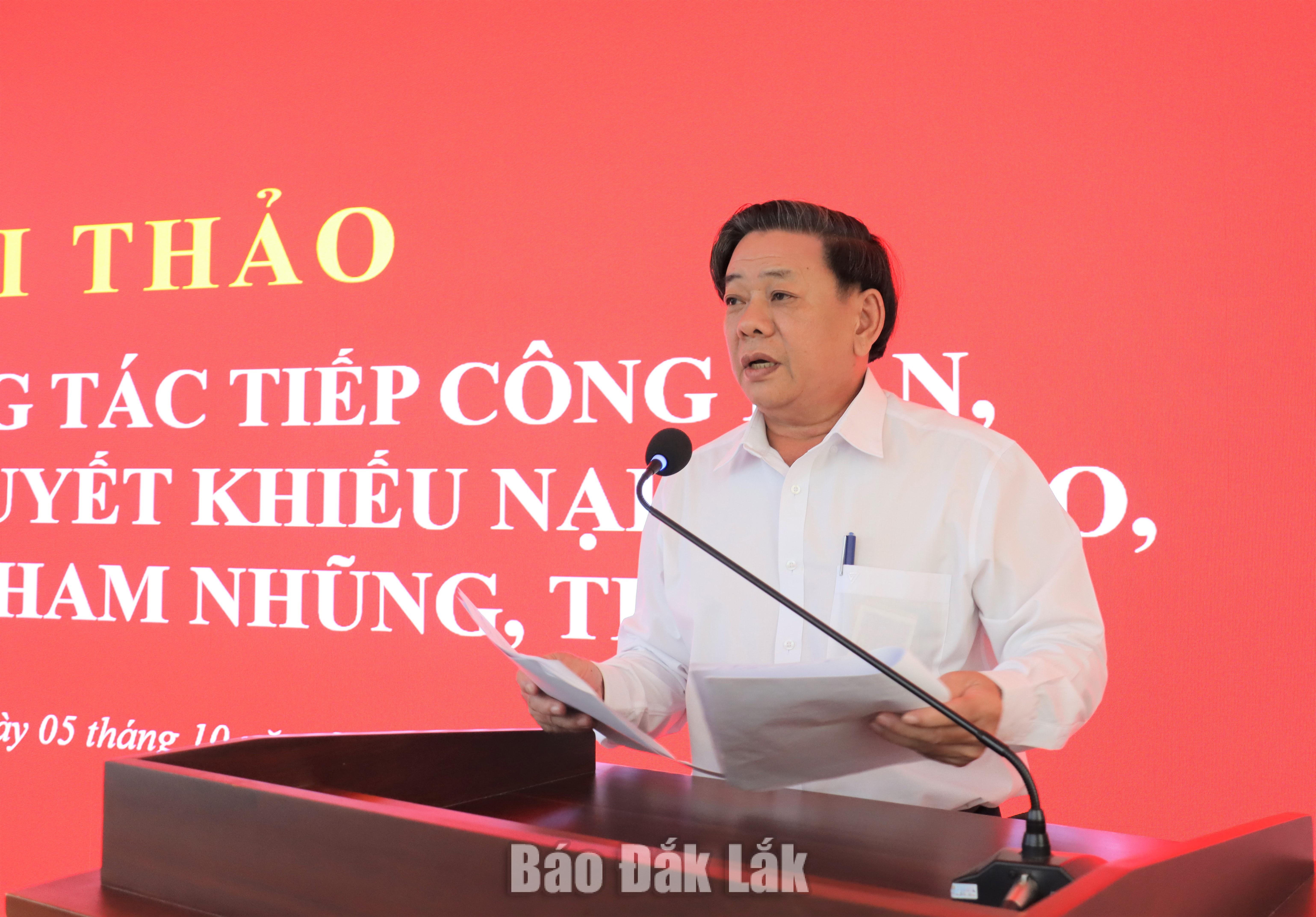 Đại diện lãnh đạo ban tiếp công dân tỉnh nêu ý kiến tại hội thảo.