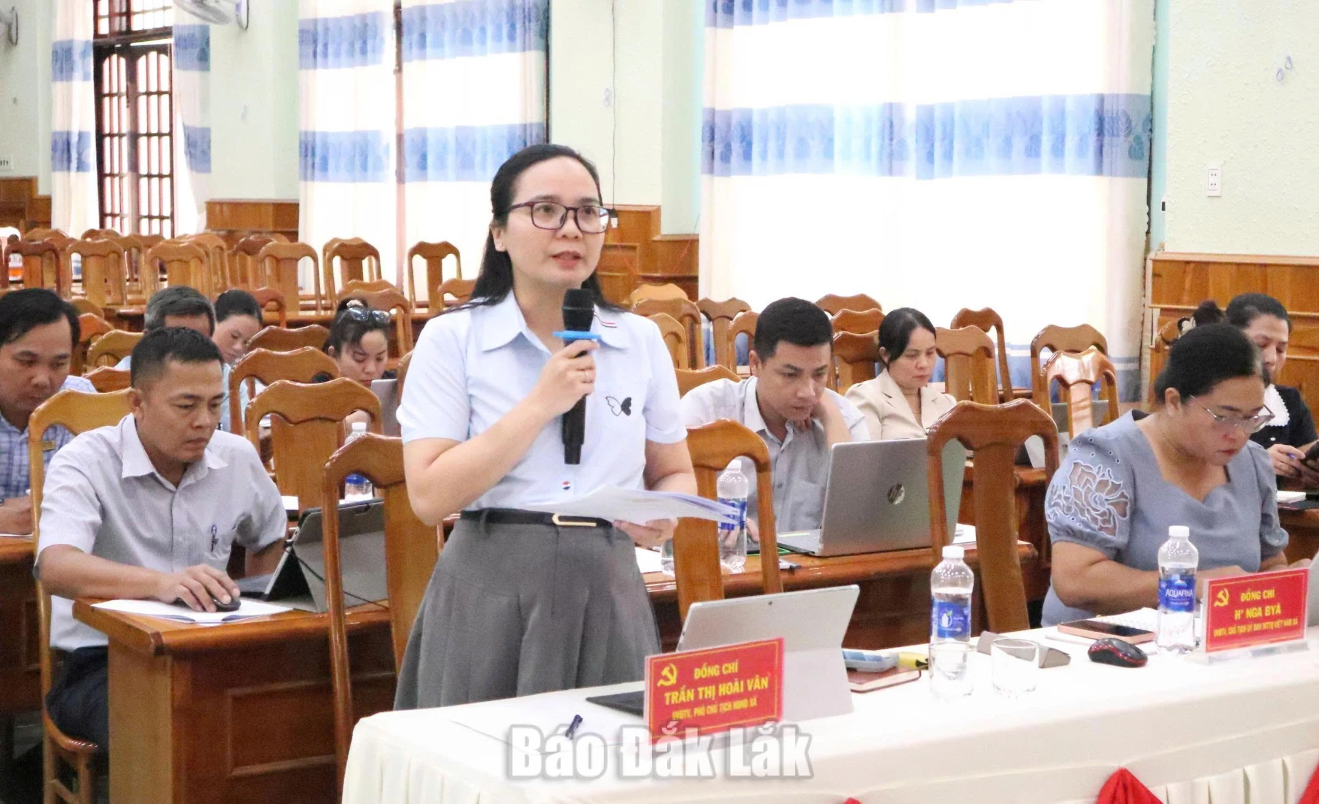 Các đại biểu đóng góp ý kiến tại hội nghị.