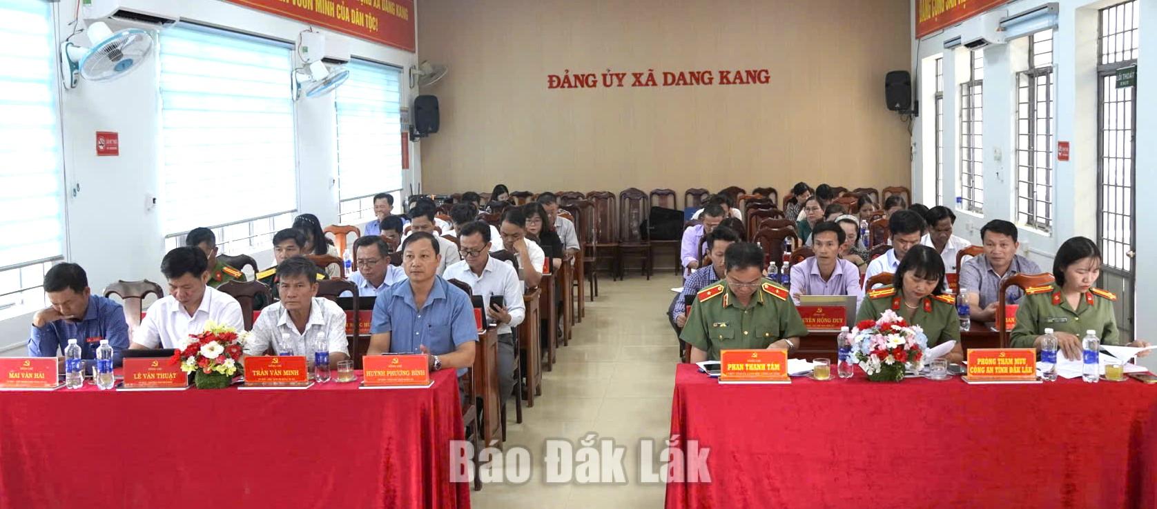 Các đại biểu tham dự hội nghị.