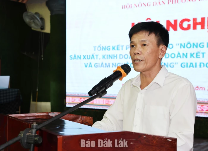 Chủ tịch Hội Nông dân phường Ea Kao Lê Hồng Thái phát biểu báo cáo tại hội nghị.