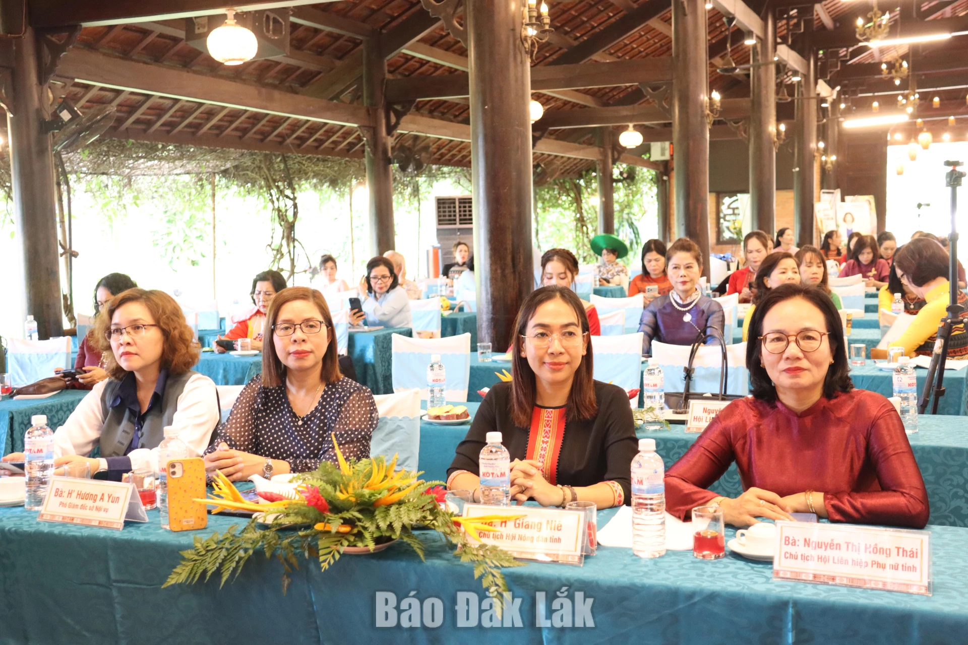 Đại biểu tham dự tại hội nghị.