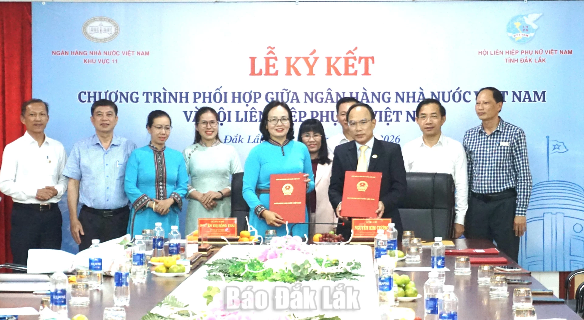 Tại điểm cầu tỉnh Đắk Lắk, NHNN Chi nhánh Khu vực 11 đã ký kết Chương trình phối hợp giai đoạn 2026-2030 với Hội LHPN tỉnh Đắk Lắk.
