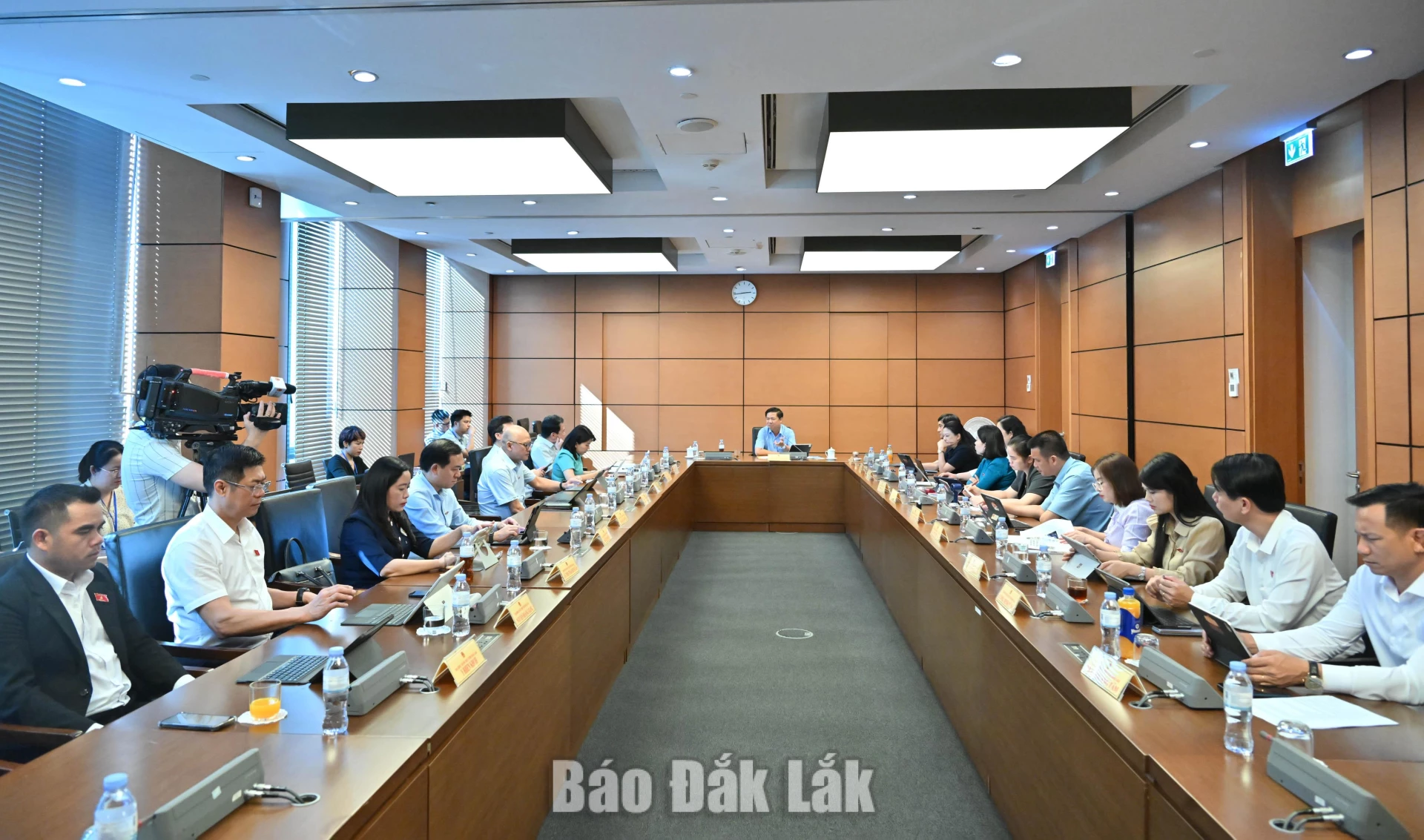 Quang cảnh phiên làm việc. Ảnh: Đoàn ĐBQH tỉnh cung cấp